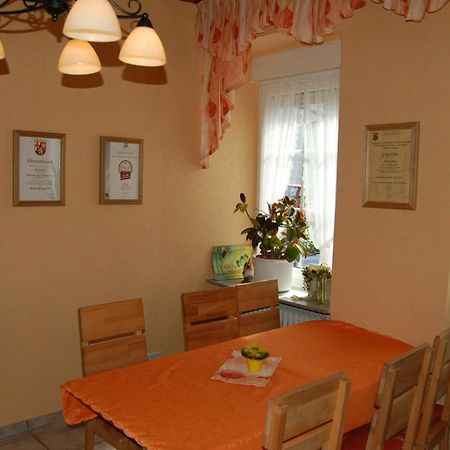 Weingut Klein-Goetz Hotel Bruttig-Fankel Eksteriør billede